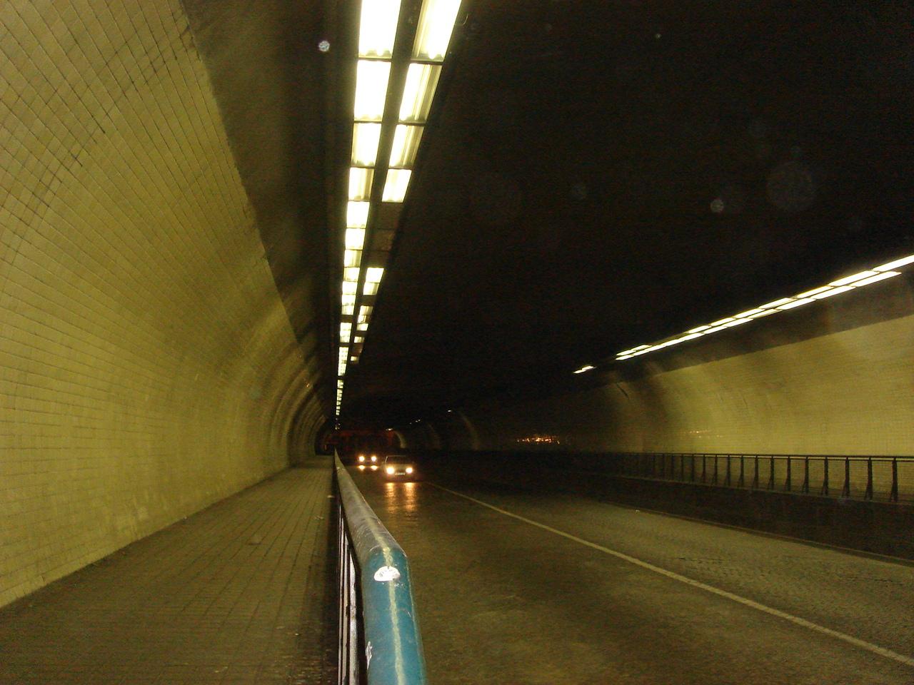 [Tunel+da+RIbeira-2.jpg]