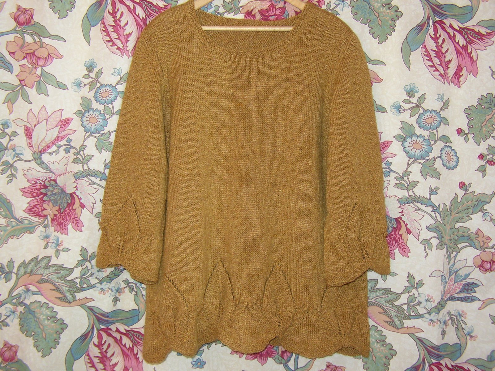 [Gold+Leaf+Sweater++April+2007.JPG]