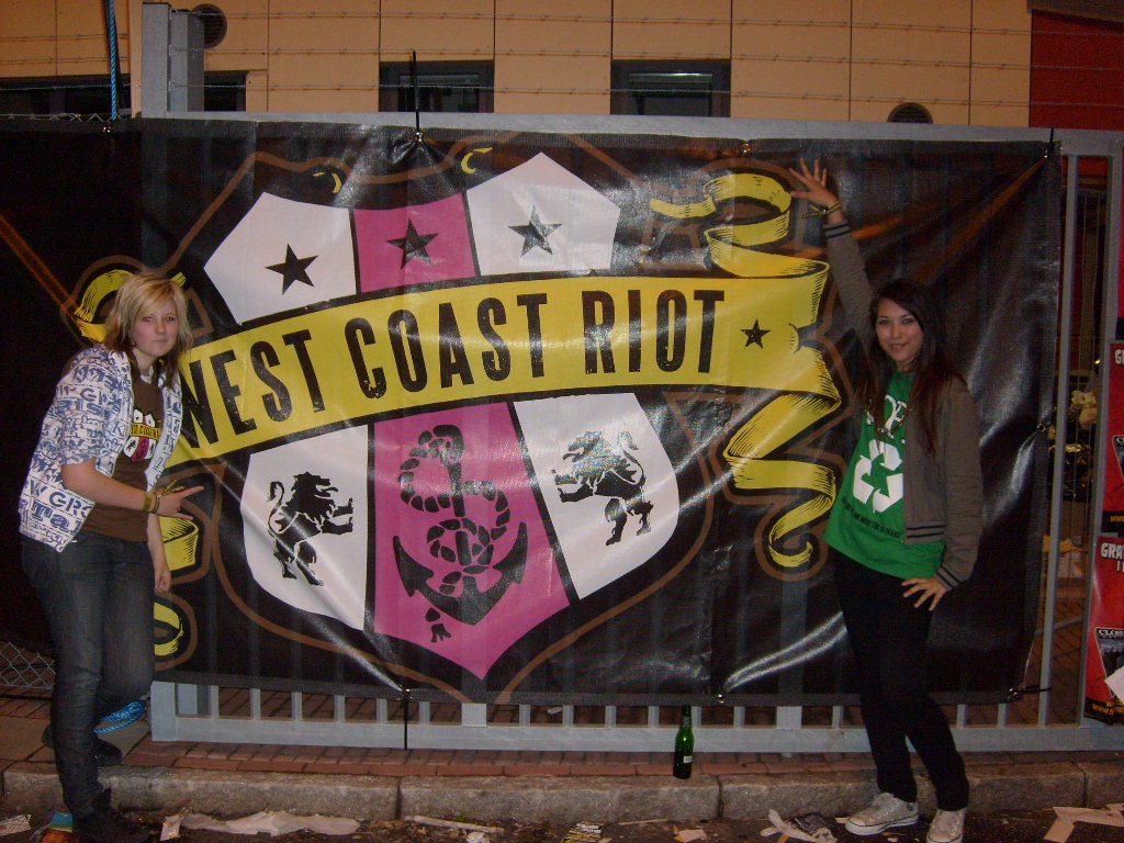 [West+Coast+Riot+079.jpg]
