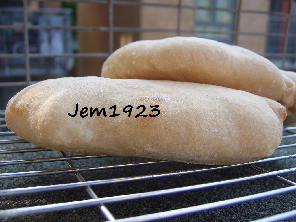 [pita+bread+001.JPG]