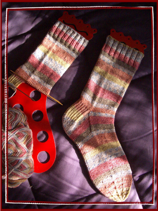 [2007-05-07+irisbishop+socks+creature+041.jpg]