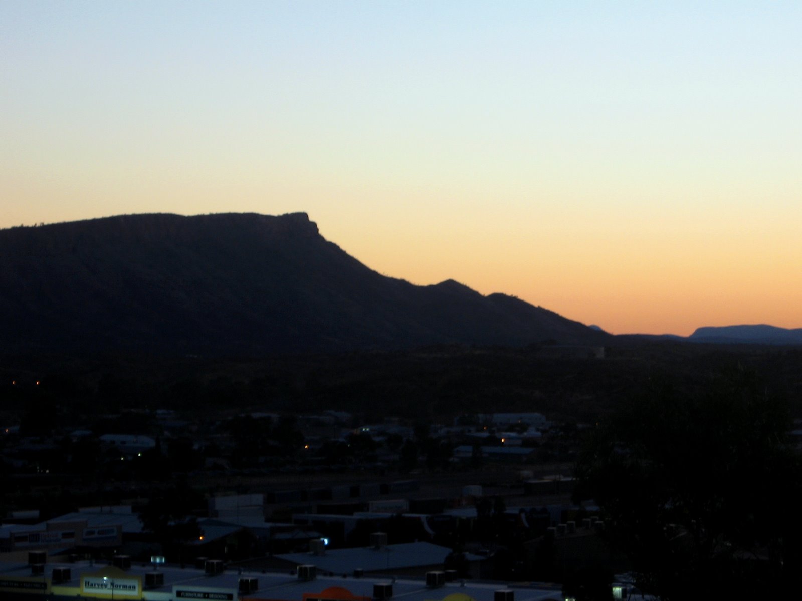 [sunset+from+anzac+hill.JPG]