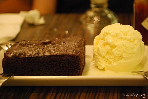 [Double+Chocolate+Brownie+With+Ice+Cream.jpg]