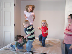 4 Little Monkeys Jumping on the Bed!