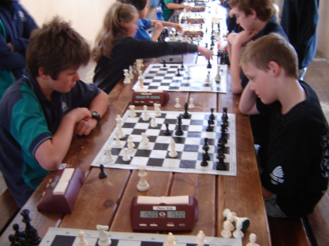 [Chess+tournament+Oct+2007+(4).JPG]