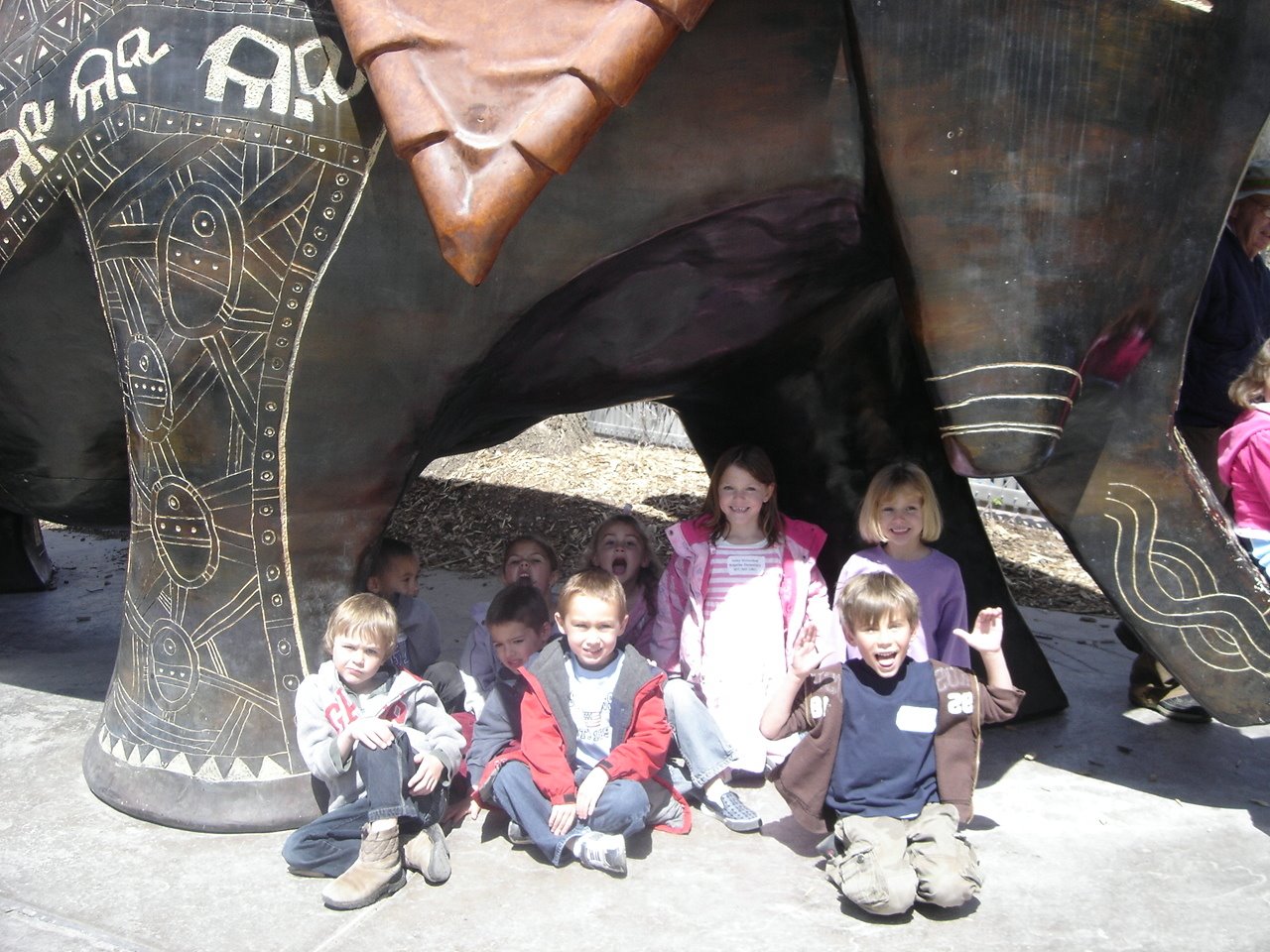 [Kids+Elephant.jpg]