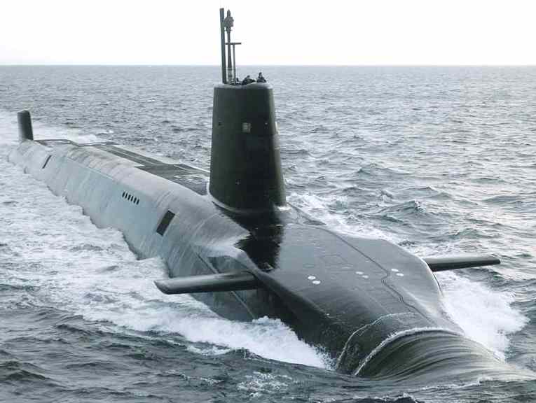 [submarine_vanguard_class_nuclear.jpg]