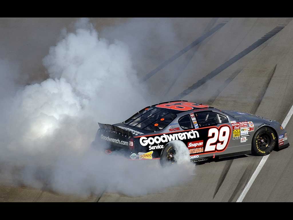 [NASCAR+harvick_burnout.jpg]