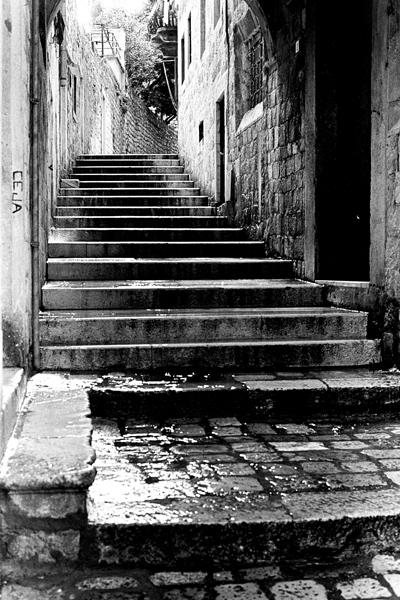 [Escalera+_+Dubrovnik+2004.jpg]