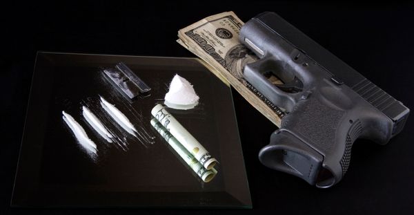 [cocaine-money-and-guns.jpg]