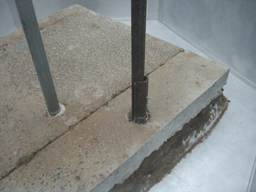 [Detail+of+stanchions.JPG]