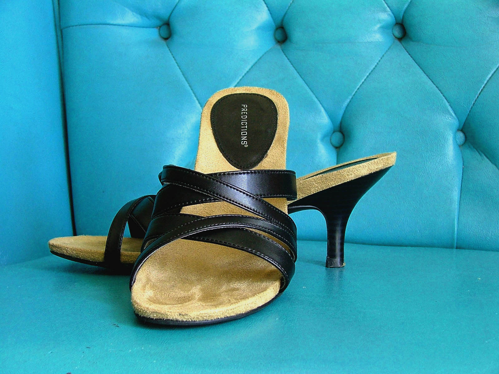 [black+heeled+sandals.jpg]