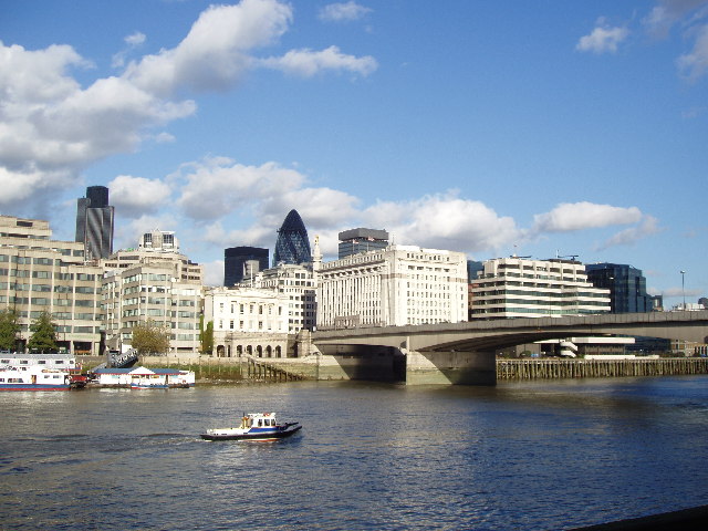 [London_Bridge,.jpg]