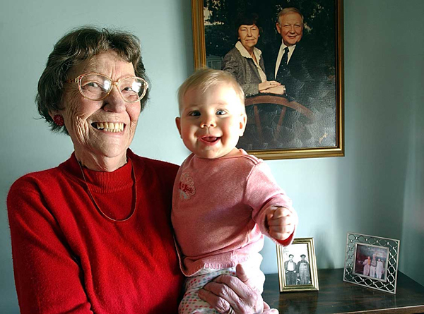 [Maddy&Grandma+Triplett.jpg]