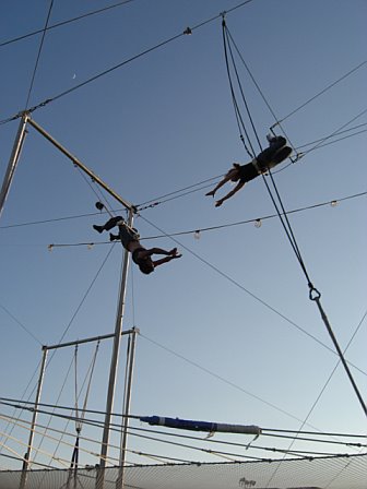 [trapeze+2.jpg]