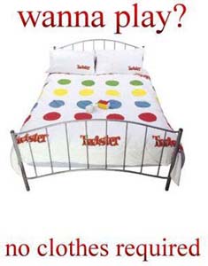 [twister-game-in-bed.jpg]