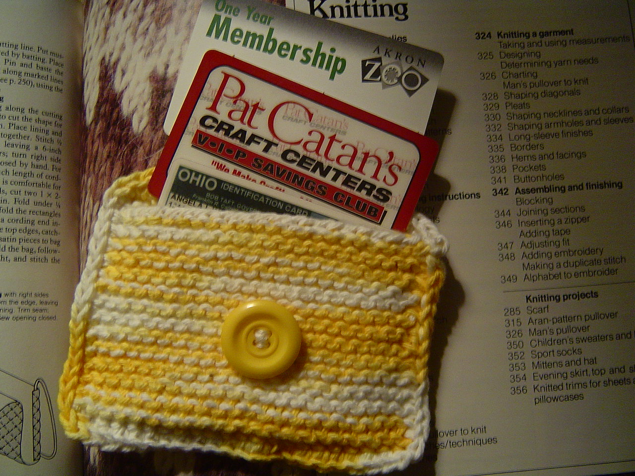 [Knitted+pouch.JPG]