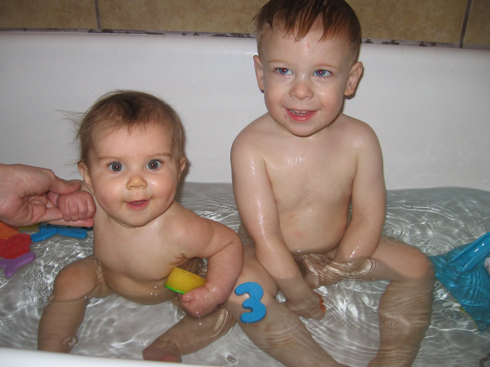 [Jack+and+Addie+Bathtime]