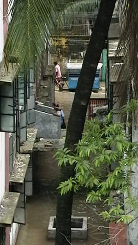 [flooding+Bangladesh+003+(2)+(Small).jpg]