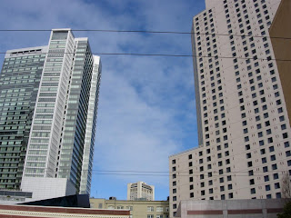 a tall buildings in a city