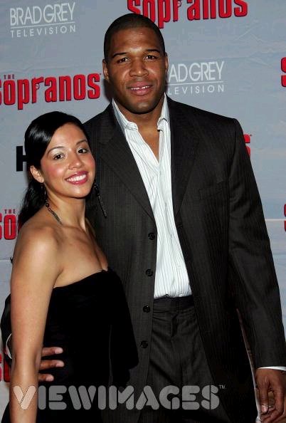 [strahan+and+wife.bmp]