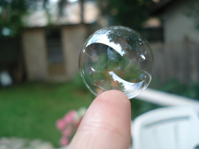 [bubble+on+finger.jpg]