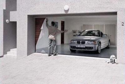 [car-in-garage.jpg]