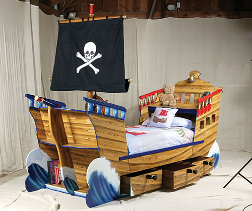 [pirate-ship-bed.jpg]