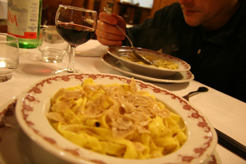 Pasta with truffle at Trattoria Ruggero, Florence Italy.