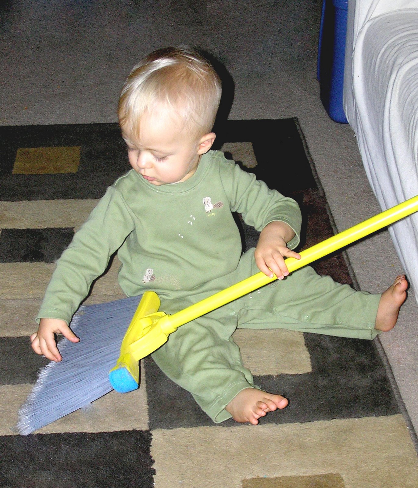 [a+bisums+a+broom+to+sweep+the+room.jpg]