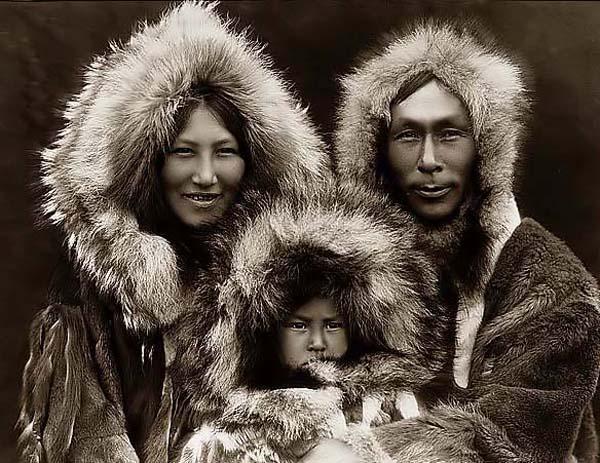 [Eskimo-Family.jpg]