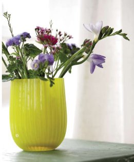 [flower+vase+in+useyellow.jpg]