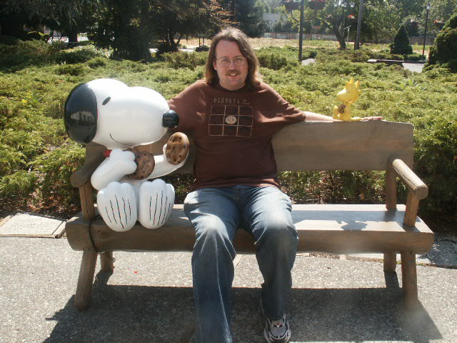 [Mike+and+Snoopy.JPG]