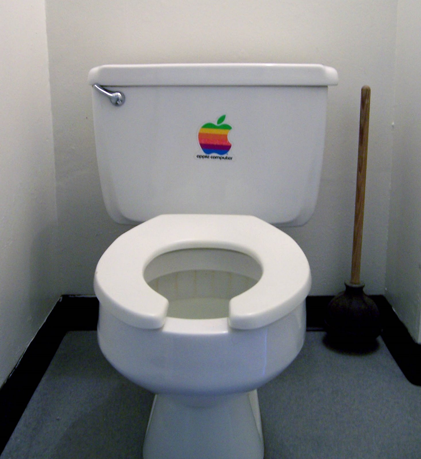 [mac+toilet.jpg]