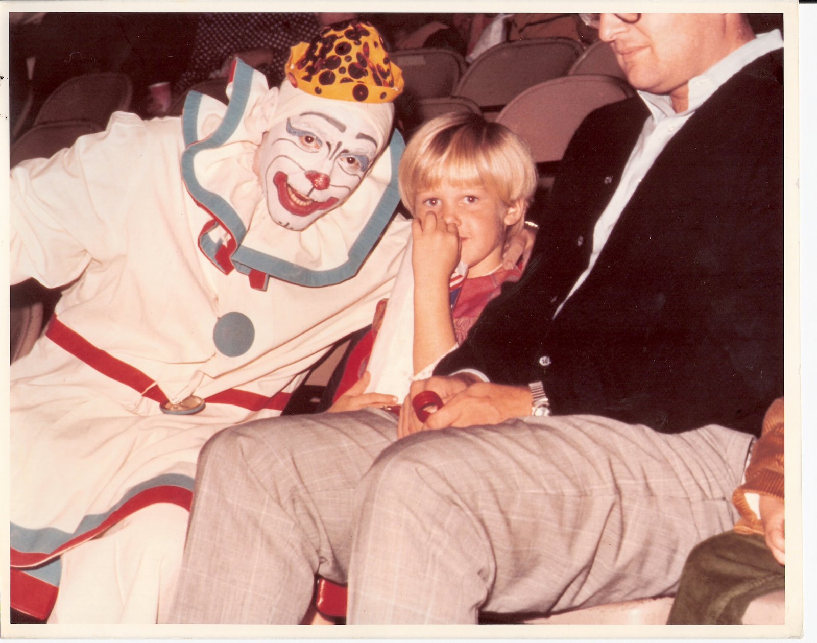 [Clown+&+Kid.jpg]