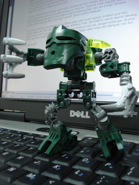 [ROBOT.JPG]
