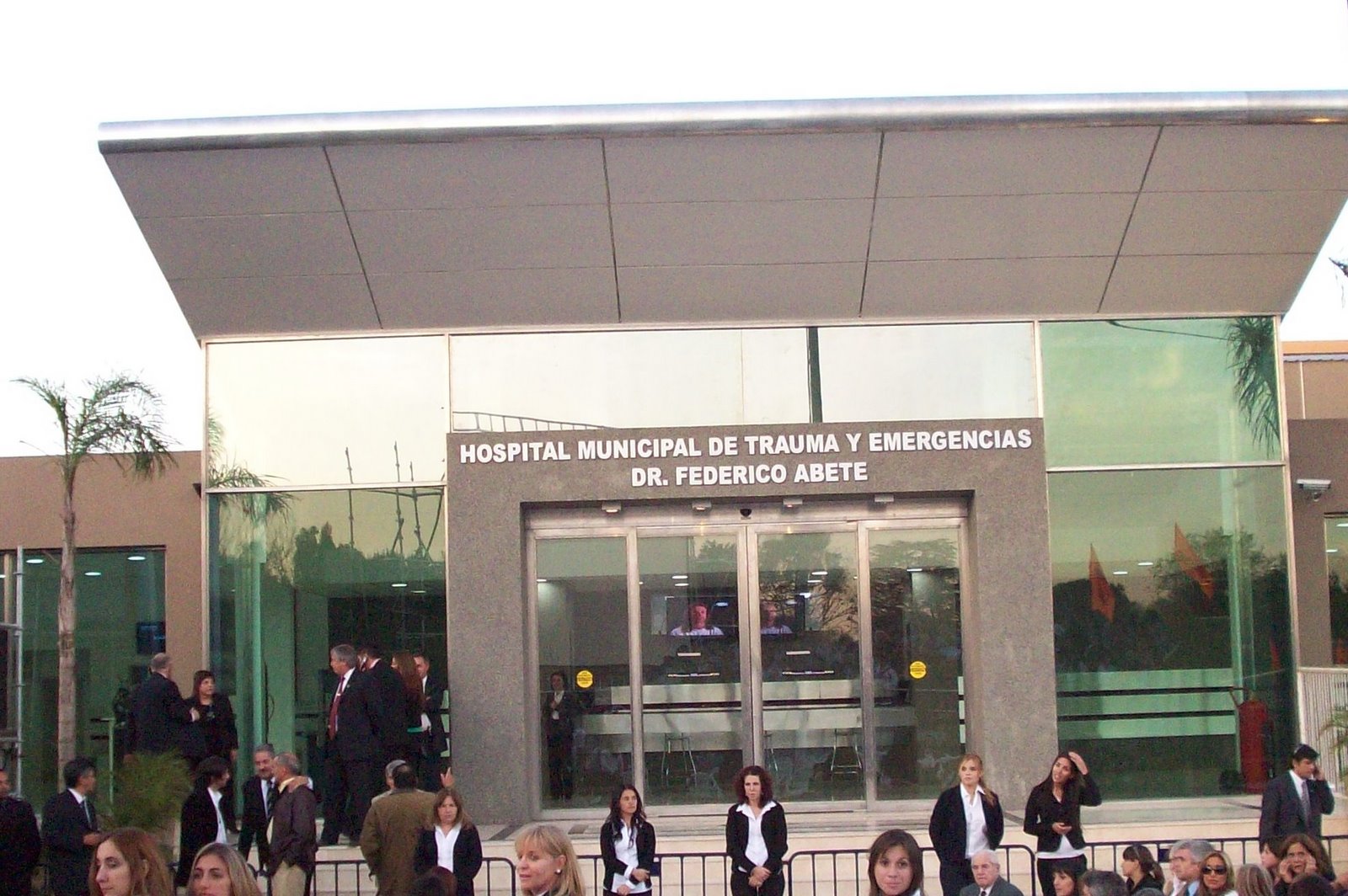 [Frente+Hospital+Dr.+Federico+Abete.jpg]
