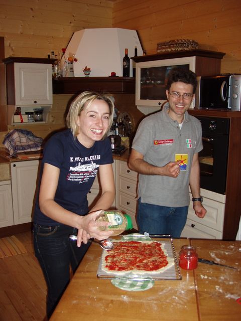 [Ilenia+and+Igor+making+pizza.jpg]