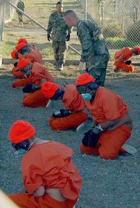[camp_x-ray_detainees.jpg]