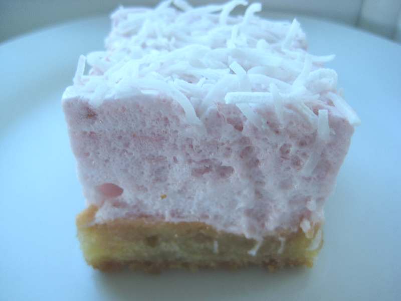 [marshmallow+shortcake+slice.jpg]