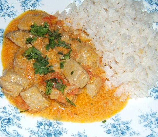 Curry de thon rouge avec riz créole