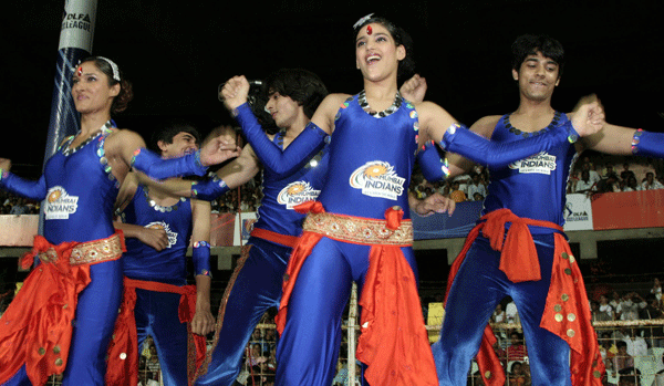 [Mumbai-Indians-Cheerleaders-1.jpg]