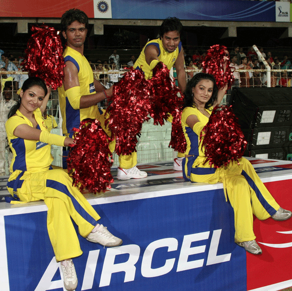 [Chennai-SuperKings-Cheerleaders.jpg]