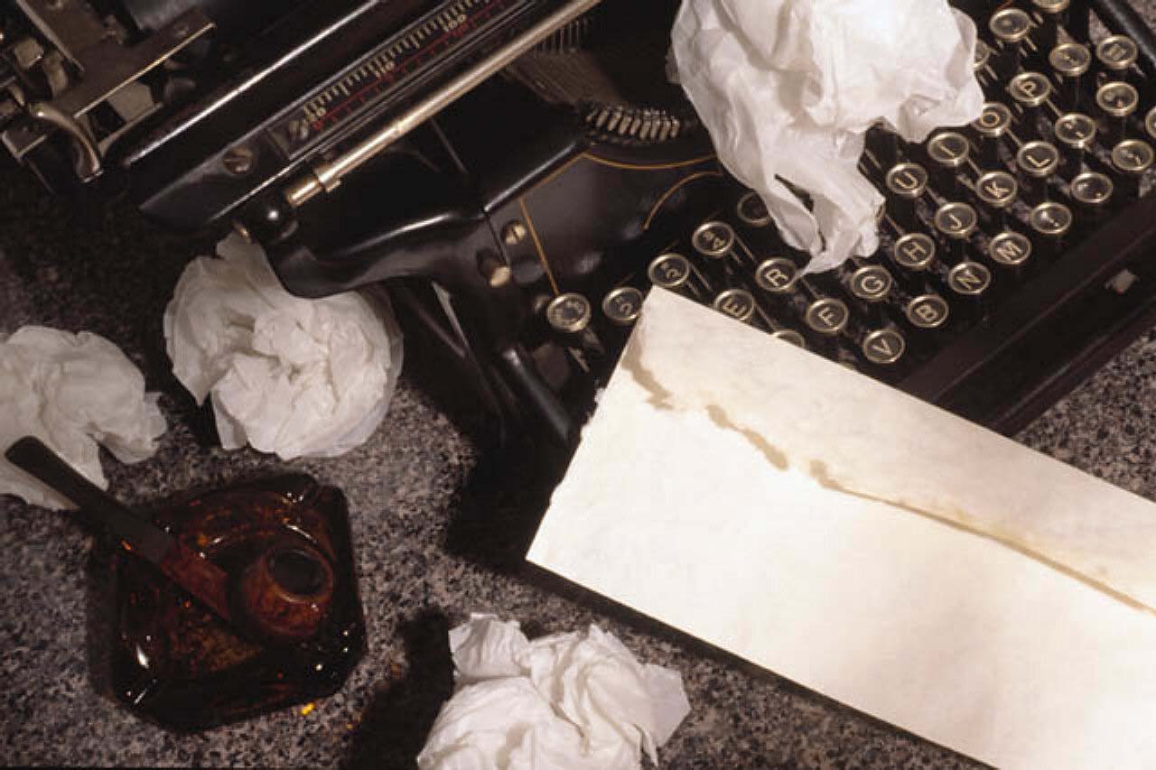 [typewriter+and+crumpled+paper+0001.jpg]