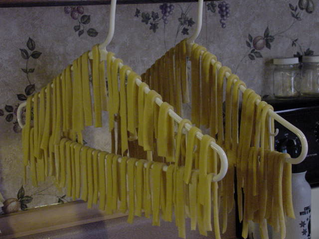 [noodles+drying.JPG]