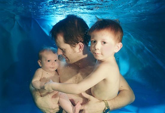 [swimming_babies_02.jpg]
