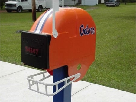 [funny_mailboxes_022.jpg]