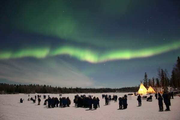 [northern_lights_over_yellow_knife_canada_1.jpg]