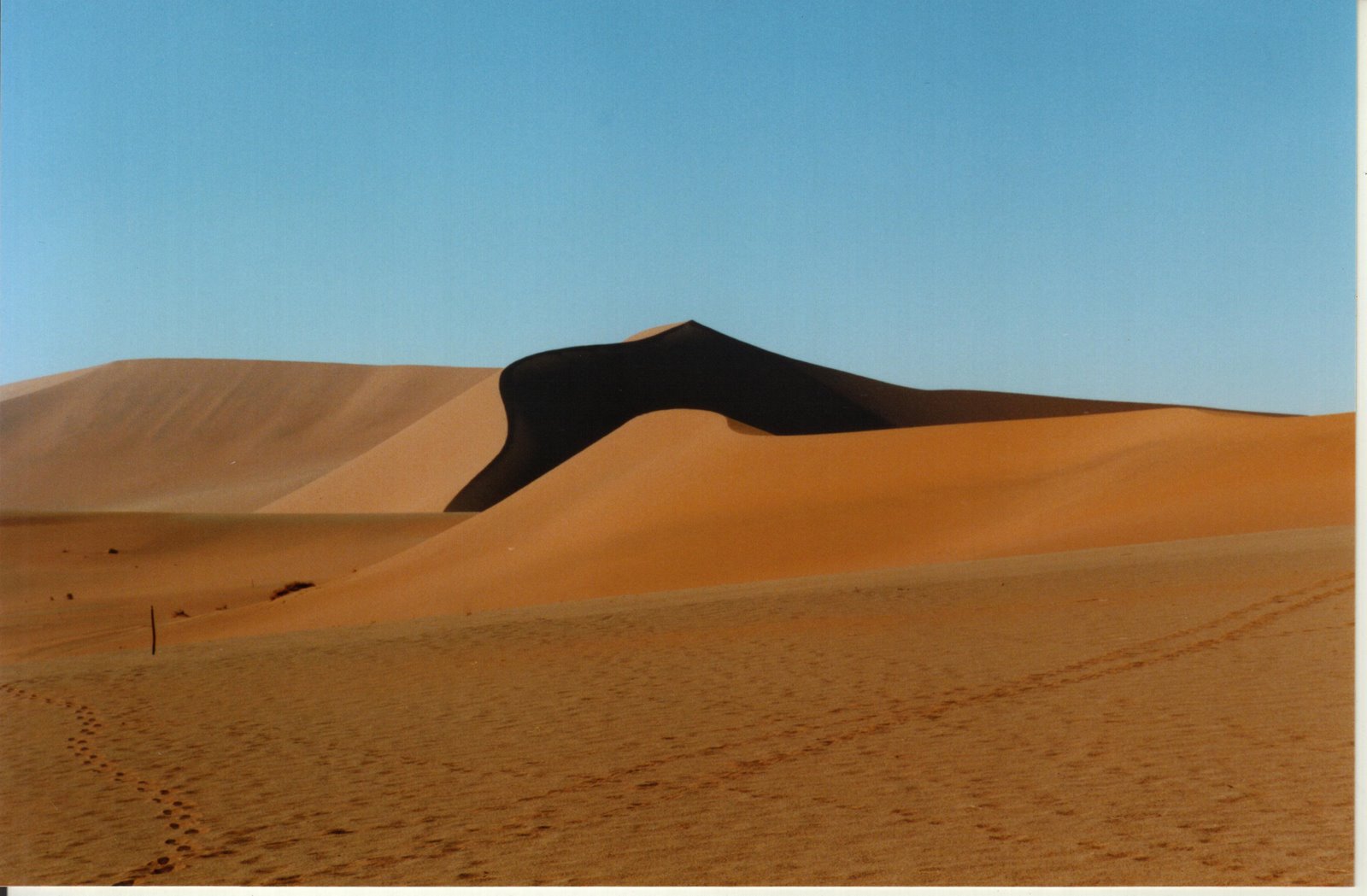 [Namibia-Namib-Desert-Naukluft-Park-Sossusvlei-sand-dunes-SMO.jpg]