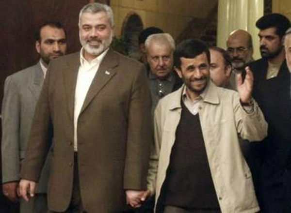 [Ahmadinejad+and+PA+Hanyie.jpg]